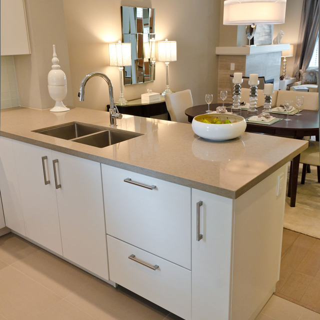 The Kinloch -  Kitchen Island and Sophisticated Dining Interior 