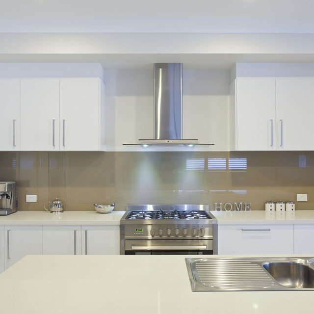 The Kinloch - Fully Equipped Kitchen with GE Stainless Steel Appliances and Kitchen Island