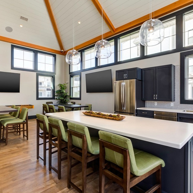 The Kinloch - Social Spaces with Kitchen, Television and Complimentary WiFi