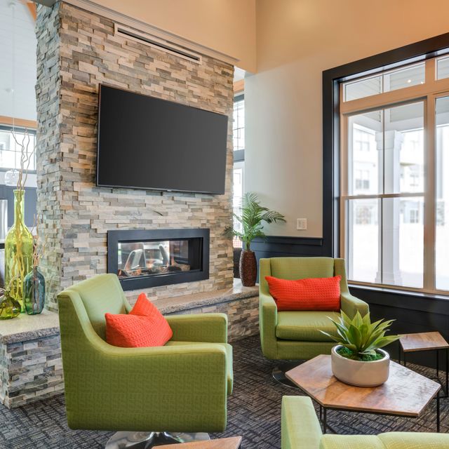 The Kinloch - Social Spaces with Kitchen, Television and Complimentary WiFi