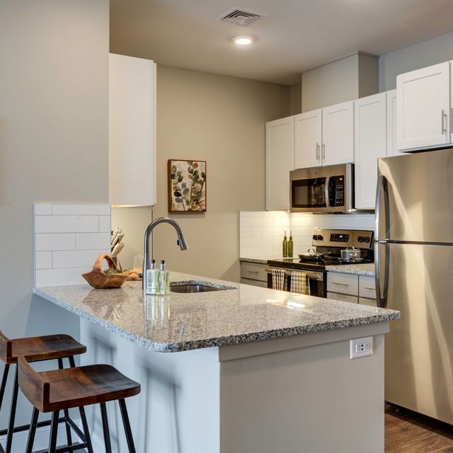 The Kinloch - Fully Equipped Kitchen with GE Stainless Steel Appliances and Breakfast Nook
